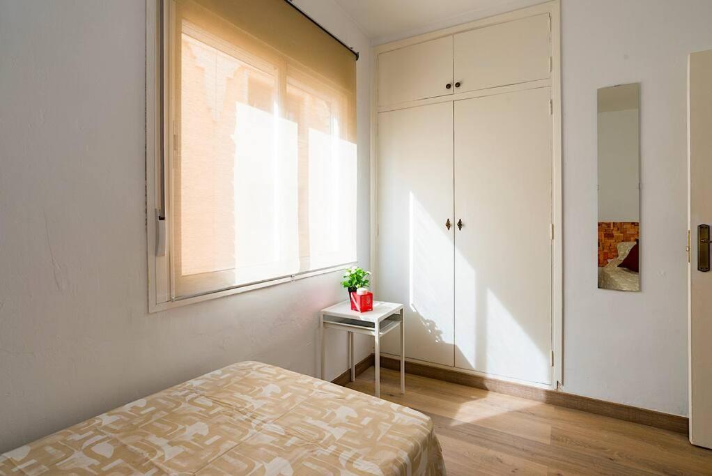 Sohocenter Apartment 2 Rooms Young People Only Малага Екстериор снимка