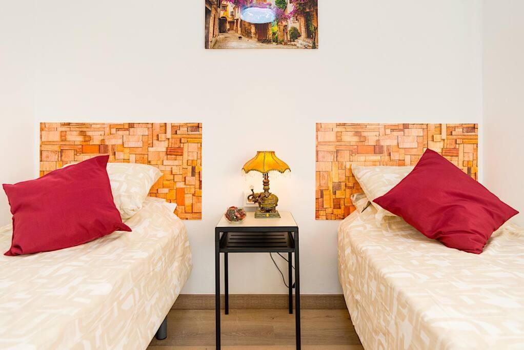 Sohocenter Apartment 2 Rooms Young People Only Малага Екстериор снимка