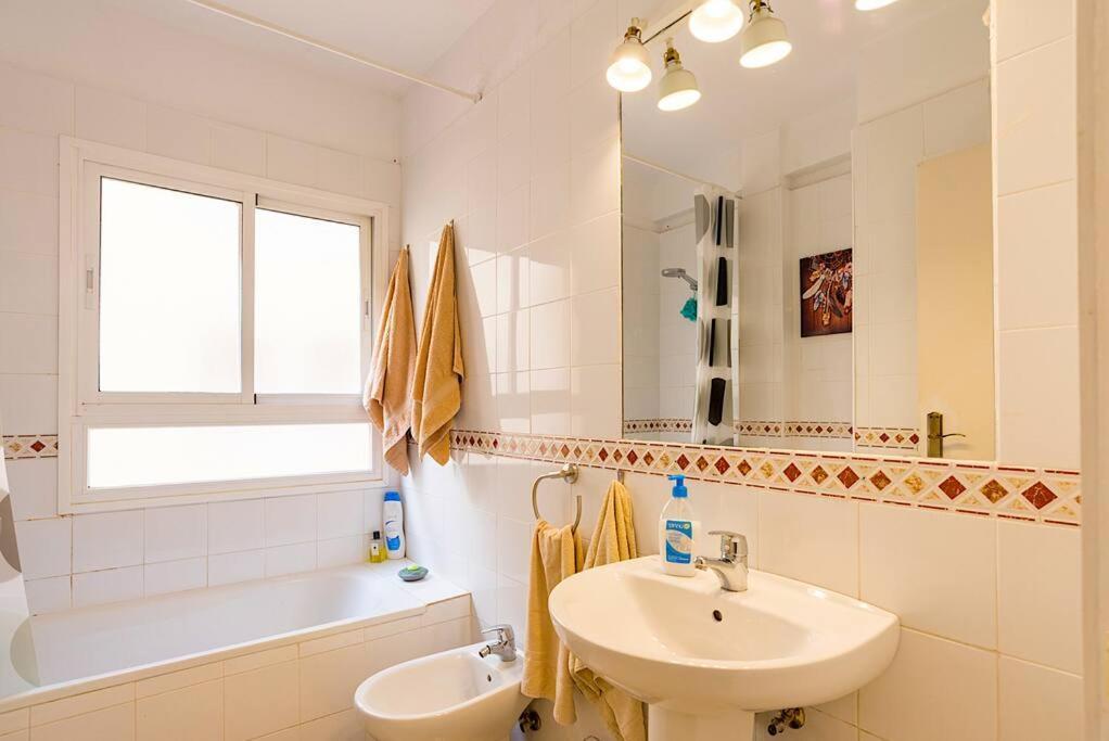 Sohocenter Apartment 2 Rooms Young People Only Малага Екстериор снимка